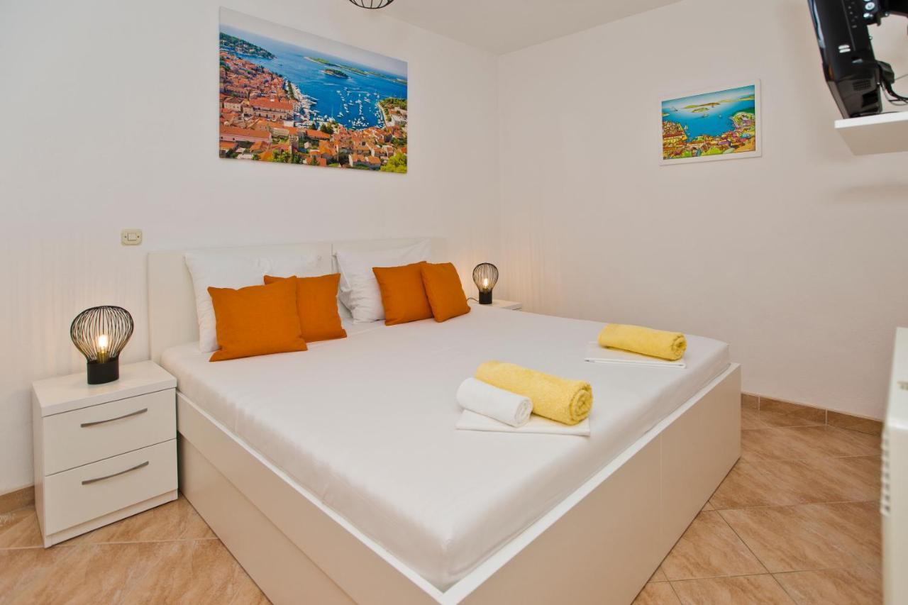 Apartment Zara Hvar Town Esterno foto